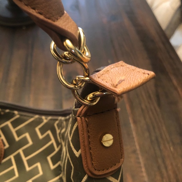 Like Brand New Tommy Hilfiger shoulder/satchel bag. - Picture 5 of 11